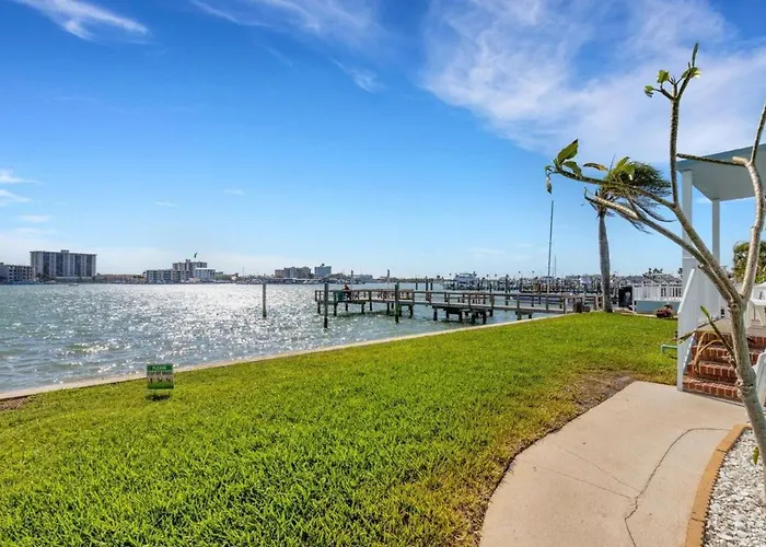 Resort Saltwater Hideaway - Waterfront - Coral #e-2 Clearwater Beach