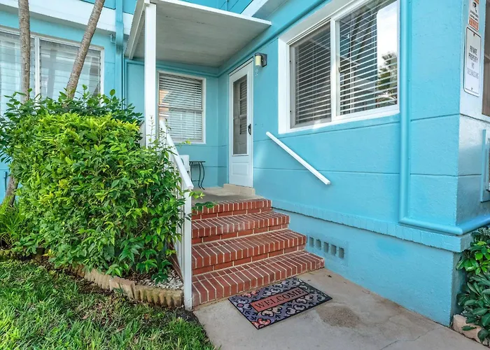 Saltwater Hideaway - Waterfront - Coral #e-2